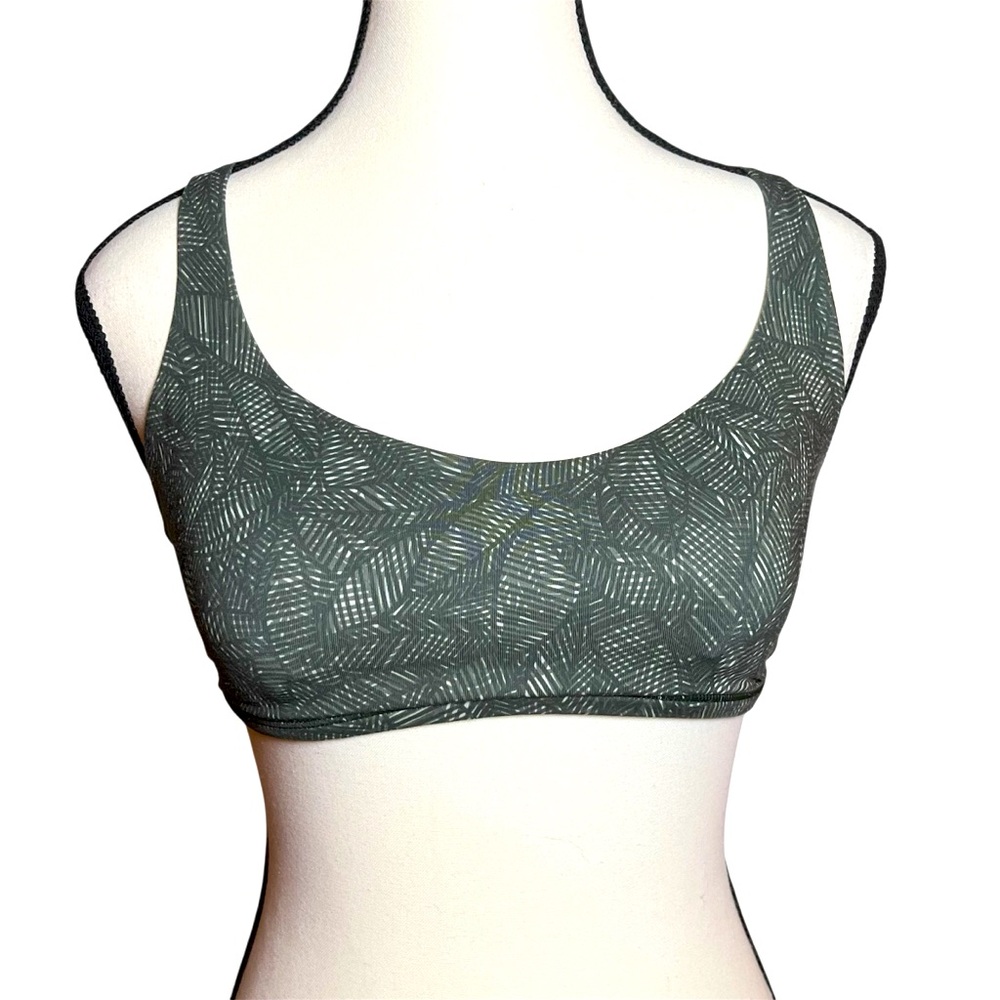 Lululemon Size 6 Free To Be Wild Bra Gator Green Light Support Workout Sports